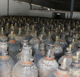 अक्सिजनको अभाव छैन : अस्पताल र व्यक्तिले स्टक राख्दा समस्या   