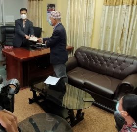 माओवादी केन्द्रद्वारा प्रधानमन्त्री ओलीलाई दिएको समर्थन फिर्ता, प्रधानमन्त्री अल्पमतमा