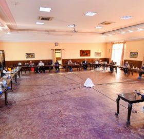 एमालेले माधव, झलनाथसहित एघार पूर्वसांसदलाई स्पष्टीकरण सोध्ने