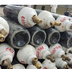 सरकारले चीनबाट ल्यायो १८ हजार अक्सिजन सिलिन्डर