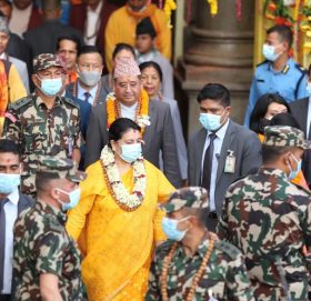 राष्ट्रपति भण्डारी पशुपतिनाथ मन्दिरमा